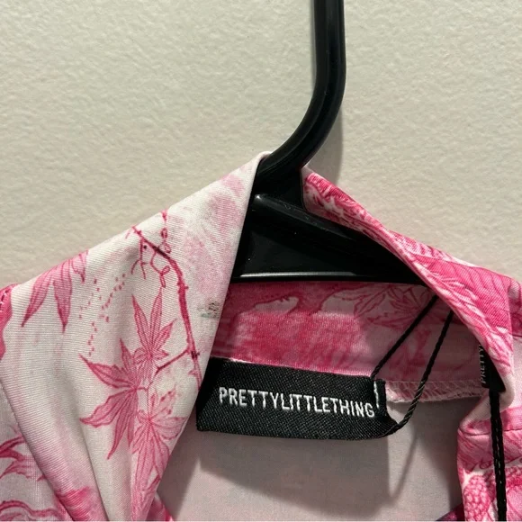 Pretty Little Thing Bodycon dress - SZ 4 Long sleeve - Picture 4 of 4